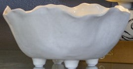 Magnus Bowl Assorted white scalloped