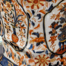 Load image into Gallery viewer, Imari Flower Vase
