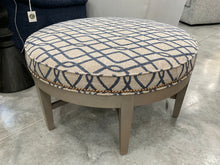 Load image into Gallery viewer, Benchmade Round Ottoman Cobalt
