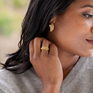 Capucine De Wulf Berry Vine Small Hoop Earrings in Gold