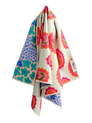 Crae Marilyn: Reversible Hand Towel