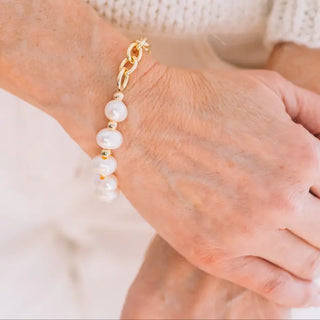 Gold Beauty Queen Bracelet