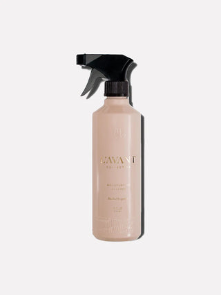 Spray bottle with black nozzle on a white background. L'AVANT Blushed Bergamot Multipurpose Cleaner