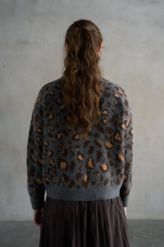 elle grey Leopard Crew Neck Sweater in Charcoal