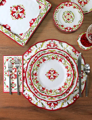 Le Cadeaux Vischio Scalloped Charger Placemats
