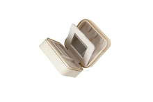 Load image into Gallery viewer, QUDO Square Jewelry Case in Beige Linen
