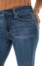 Load image into Gallery viewer, Liverpool Abby Skinny Jeans in Victory
