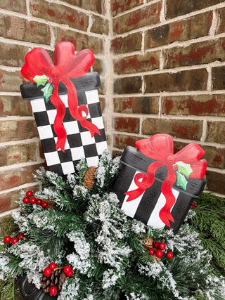 Small Elegant Gift Box Metal Stake Assorted