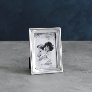 Beatriz Ball Jason 4X6 Vertical Frame