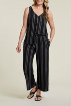 Load image into Gallery viewer, Tribal Black &amp; White Flowy Pants
